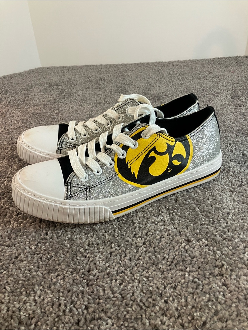Iowa Hawkeyes Womens Shoes Size 8 Glitter Low Top Canvas